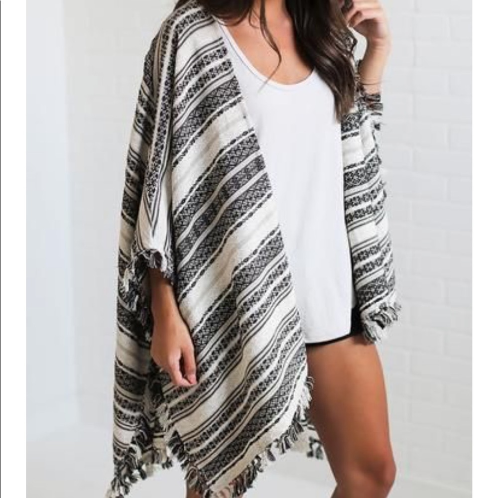 Boho woven poncho | Amuse Society